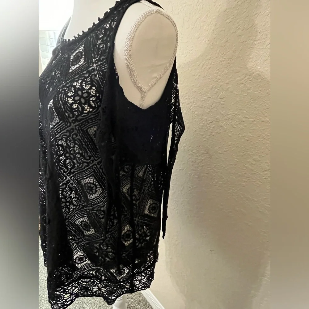 Free People ‘Geo Sands’ Cold Shoulder Lace Top